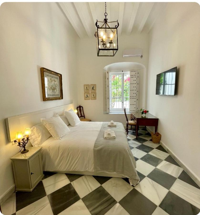 Gatu Premium Apartamento Palacio Oneto Con Jardin Privado " Preferente Mayores De 25 Anos Y Familias " El Puerto de Santa Maria Bagian luar foto