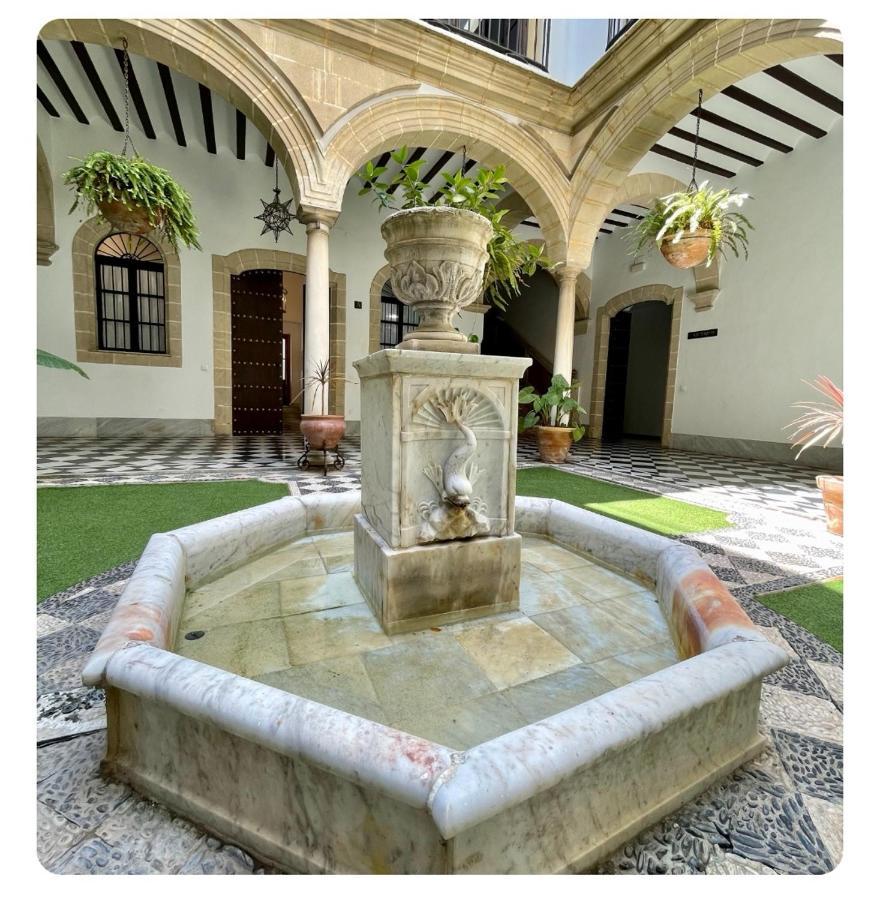 Gatu Premium Apartamento Palacio Oneto Con Jardin Privado " Preferente Mayores De 25 Anos Y Familias " El Puerto de Santa Maria Bagian luar foto