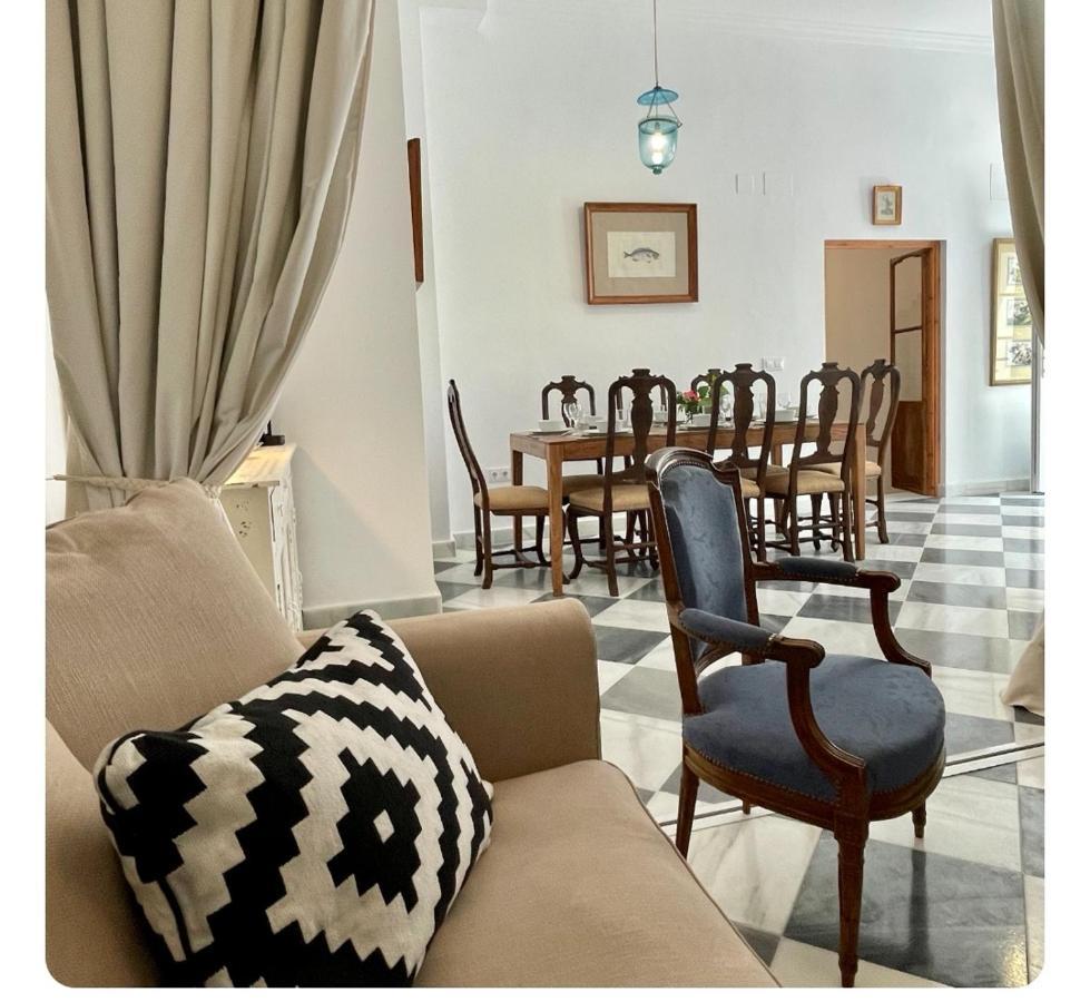 Gatu Premium Apartamento Palacio Oneto Con Jardin Privado " Preferente Mayores De 25 Anos Y Familias " El Puerto de Santa Maria Bagian luar foto