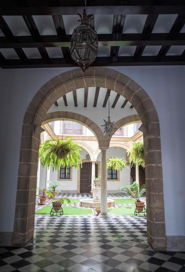 Gatu Premium Apartamento Palacio Oneto Con Jardin Privado " Preferente Mayores De 25 Anos Y Familias " El Puerto de Santa Maria Bagian luar foto