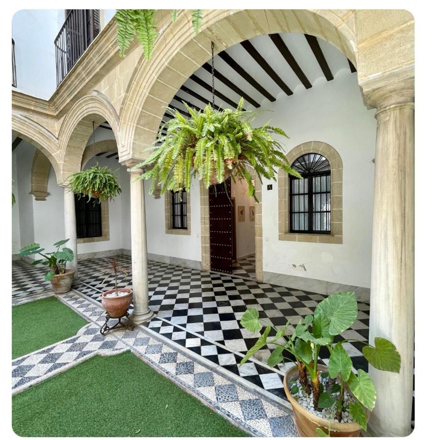 Gatu Premium Apartamento Palacio Oneto Con Jardin Privado " Preferente Mayores De 25 Anos Y Familias " El Puerto de Santa Maria Bagian luar foto