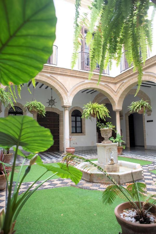 Gatu Premium Apartamento Palacio Oneto Con Jardin Privado " Preferente Mayores De 25 Anos Y Familias " El Puerto de Santa Maria Bagian luar foto