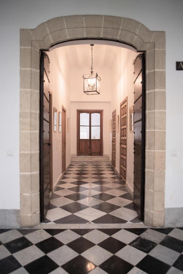 Gatu Premium Apartamento Palacio Oneto Con Jardin Privado " Preferente Mayores De 25 Anos Y Familias " El Puerto de Santa Maria Bagian luar foto